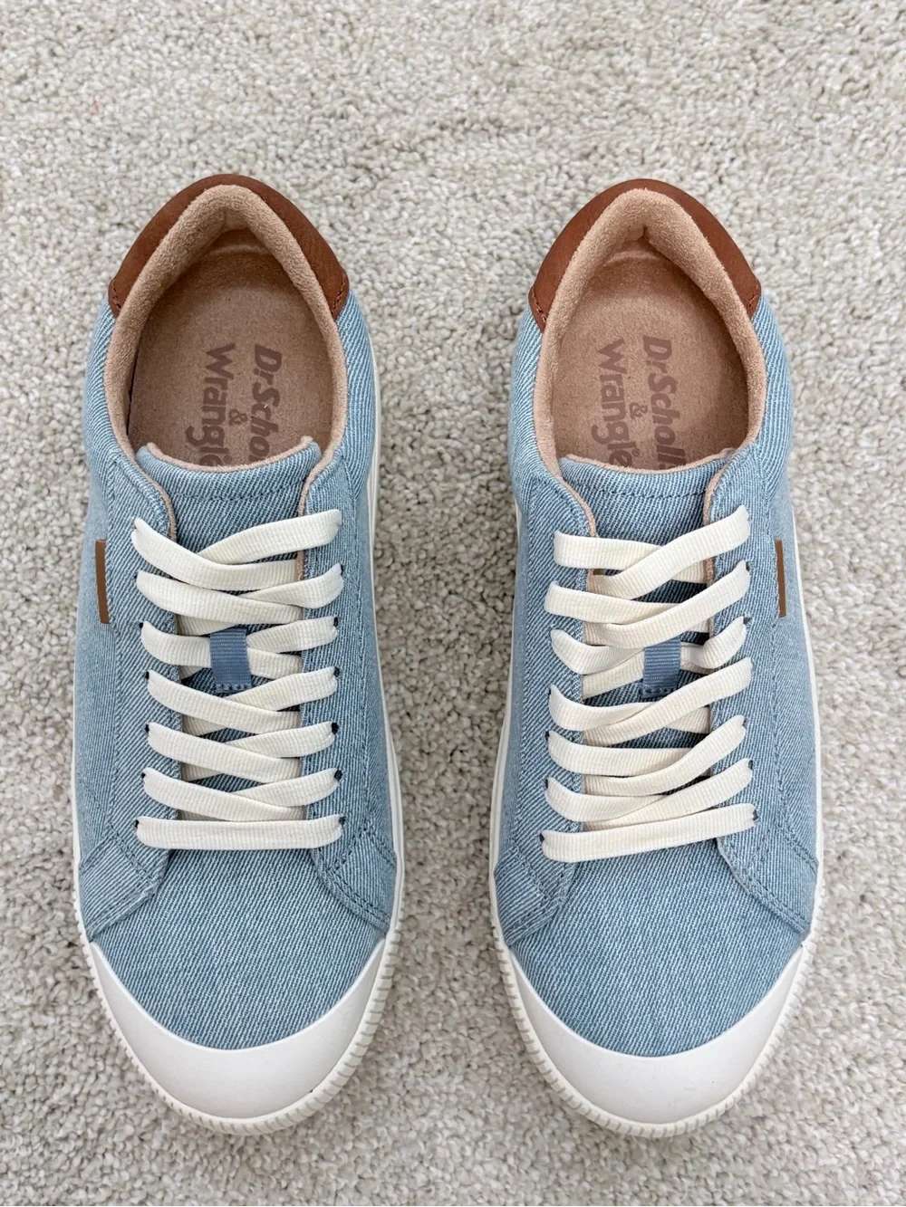 BRAND NEW Wrangler Light Blue Canvas Low-Top Sneakers with Cream Laces
